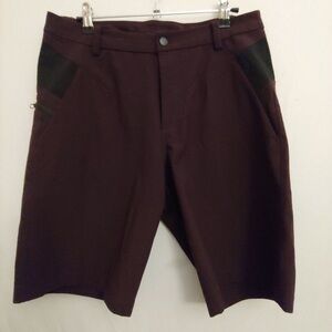 Lululemon Mens Chino Athletic Shorts Eggplant/Black Size 38